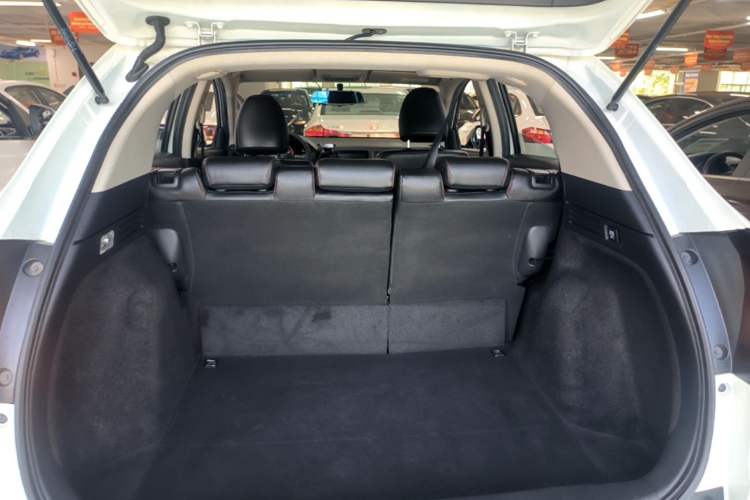 Used Honda Vezel 2015 1.5L CVT two-wheel drive Comfort trim Trunk