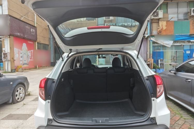 Used Honda Vezel 2015 1.5L CVT two-wheel drive Comfort trim Trunk