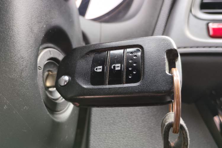Used Honda Vezel 2015 1.5L CVT two-wheel drive Comfort trim Vehicle Key