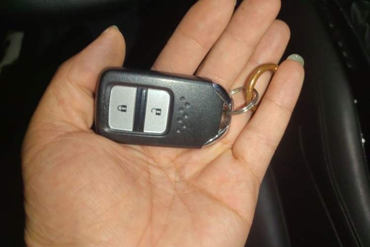 Used Honda Vezel 2015 1.8L CVT 2WD Luxury Model Vehicle Key