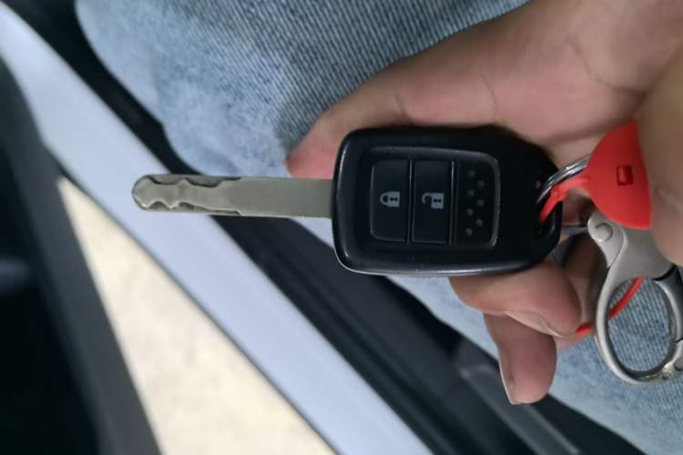 Used Honda Vezel 2015 1.5L CVT two-wheel drive Comfort trim Vehicle Key