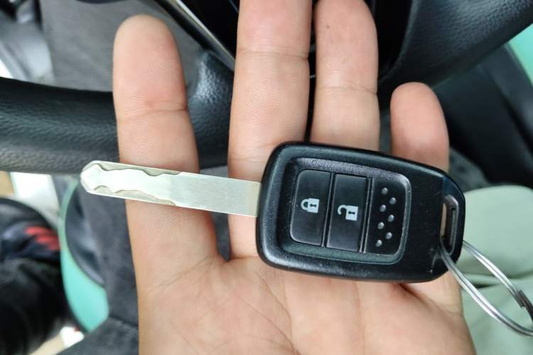 Used Honda Vezel 2015 1.5L CVT two-wheel drive Comfort trim Vehicle Key