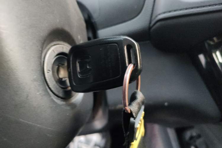 Used Honda Vezel 2015 1.5L CVT two-wheel drive Comfort trim Vehicle Key