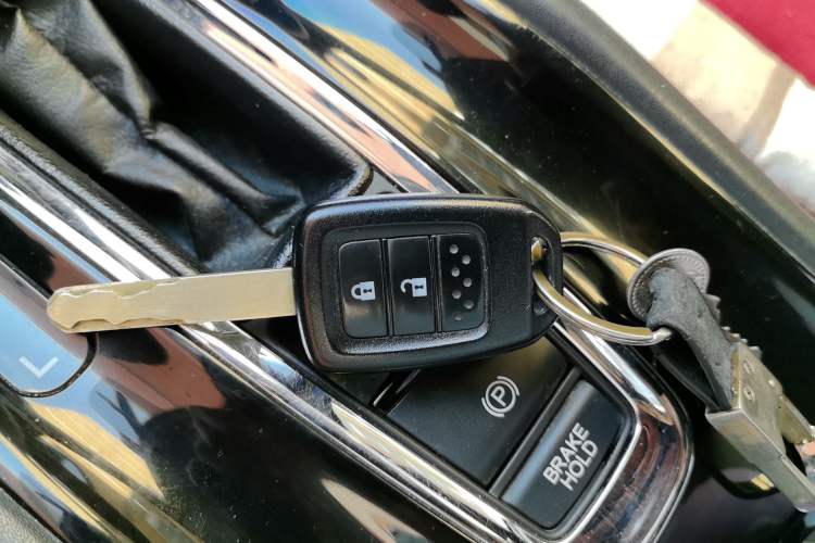 Used Honda Vezel 2015 1.5L CVT two-wheel drive Comfort trim Vehicle Key