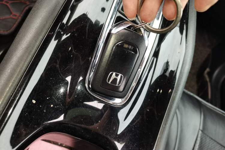 Used Honda Vezel 2015 1.8L CVT 2WD Luxury Model Vehicle Key