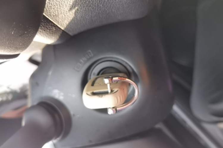 Used Honda Vezel 2015 1.5L CVT two-wheel drive Comfort trim Vehicle Key