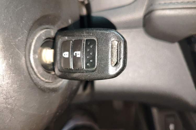 Used Honda Vezel 2015 1.5L CVT two-wheel drive Comfort trim Vehicle Key