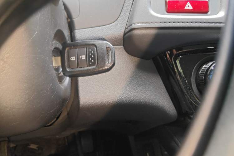Used Honda Vezel 2015 1.5L CVT two-wheel drive Comfort trim Vehicle Key
