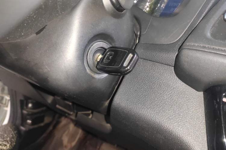 Used Honda Vezel 2015 1.5L CVT two-wheel drive Comfort trim Vehicle Key