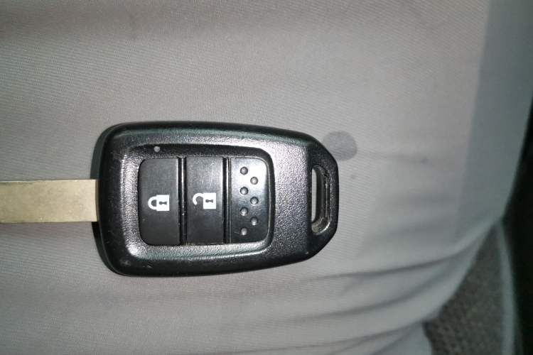 Used Honda Vezel 2015 1.5L CVT two-wheel drive Comfort trim Vehicle Key