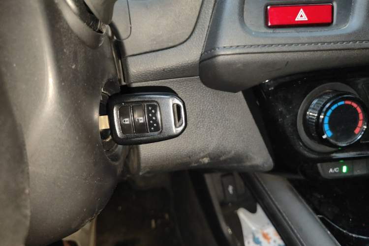 Used Honda Vezel 2015 1.5L CVT two-wheel drive Comfort trim Vehicle Key