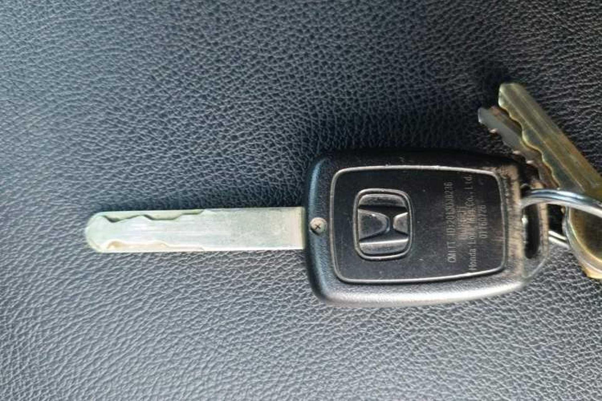 Used Honda Vezel 2015 1.5L CVT two-wheel drive Comfort trim Vehicle Key