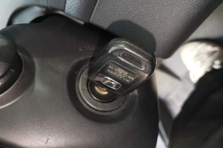 Used Honda Vezel 2015 1.5L CVT two-wheel drive Comfort trim Vehicle Key