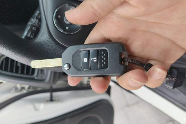 Used Honda Vezel 2015 1.5L CVT two-wheel drive Comfort trim Vehicle Key