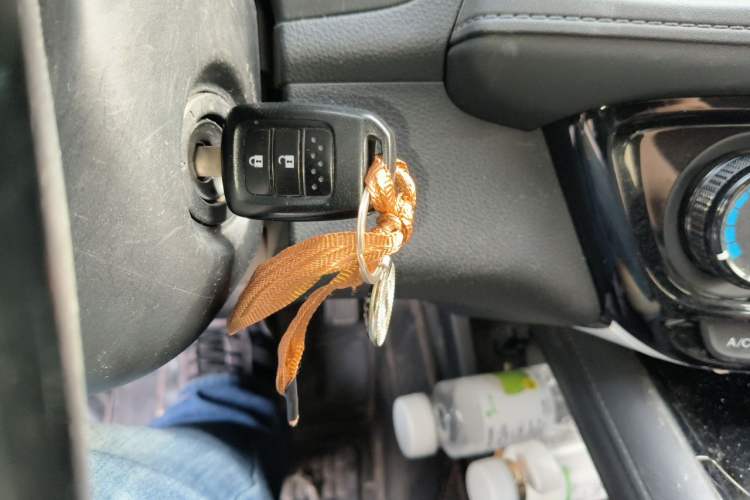 Used Honda Vezel 2015 1.5L CVT two-wheel drive Comfort trim Vehicle Key