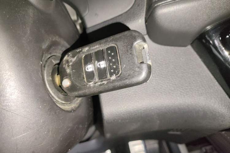 Used Honda Vezel 2015 1.5L CVT two-wheel drive Comfort trim Vehicle Key