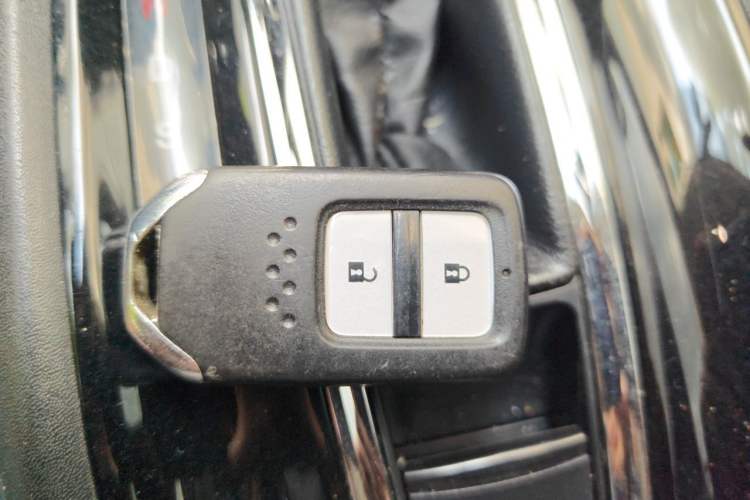 Used Honda Vezel 2015 1.8L CVT 2WD Luxury Model Vehicle Key