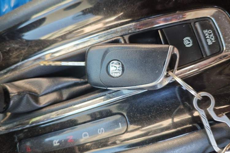 Used Honda Vezel 2015 1.5L CVT two-wheel drive Comfort trim Vehicle Key