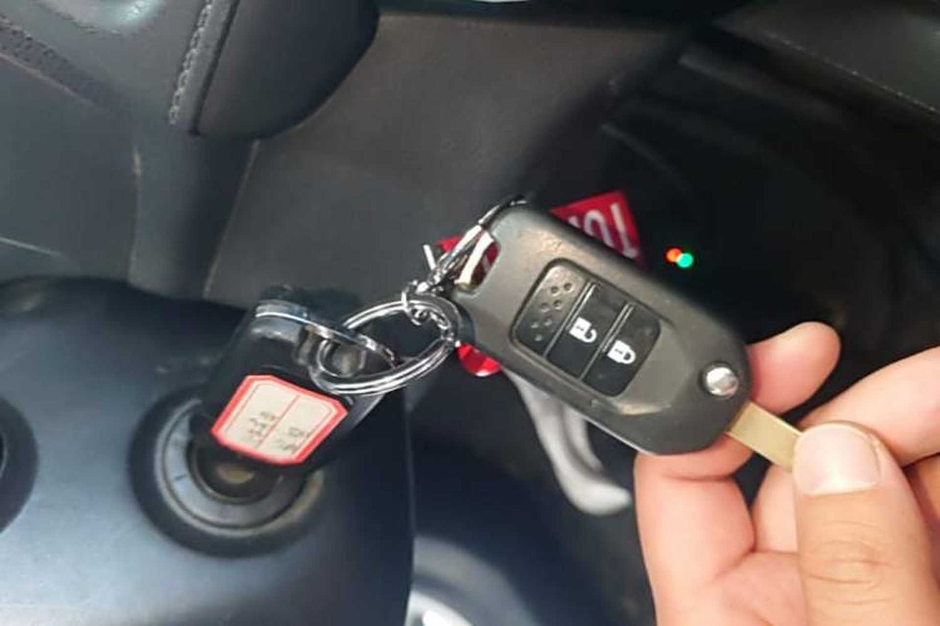 Used Honda Vezel 2015 1.5L CVT two-wheel drive Comfort trim Vehicle Key