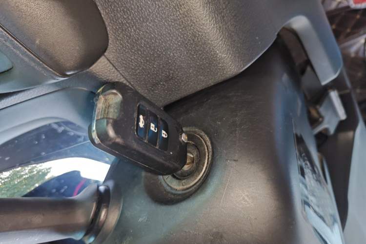 Used Honda Vezel 2015 1.5L CVT two-wheel drive Comfort trim Vehicle Key