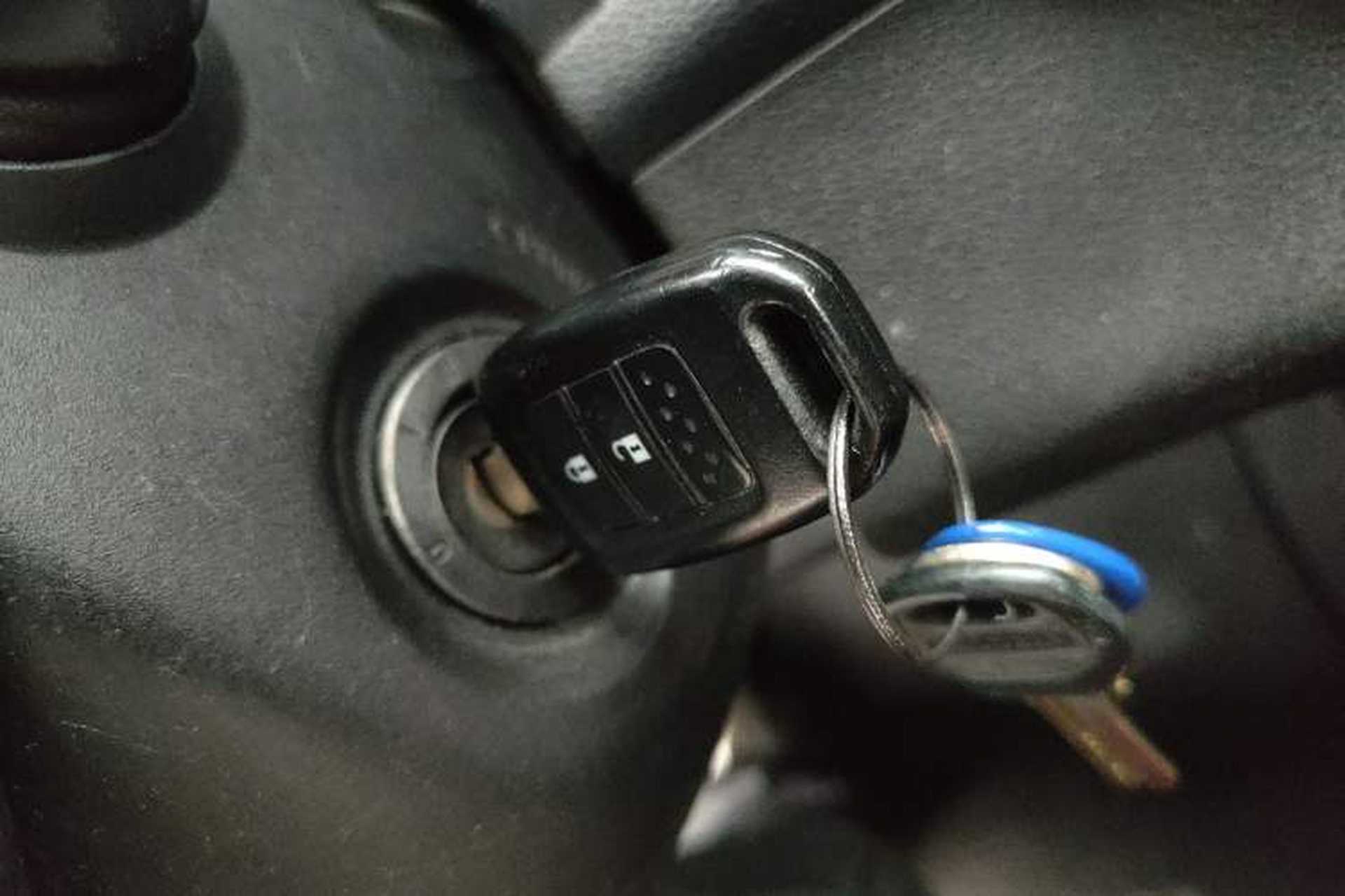 Used Honda Vezel 2015 1.5L manual two-wheel drive Comfort trim level Vehicle Key