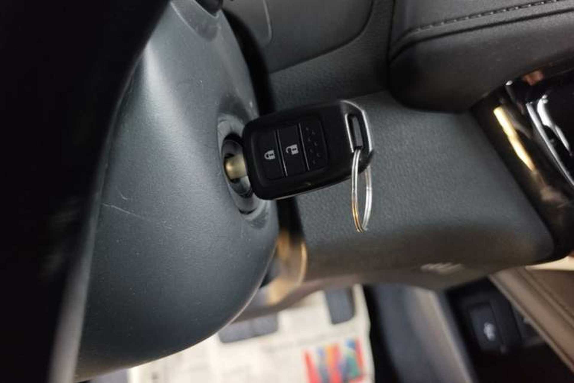 Used Honda Vezel 2015 1.5L CVT two-wheel drive Comfort trim Vehicle Key