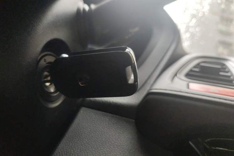 Used Honda Vezel 2015 1.5L CVT two-wheel drive Comfort trim Vehicle Key