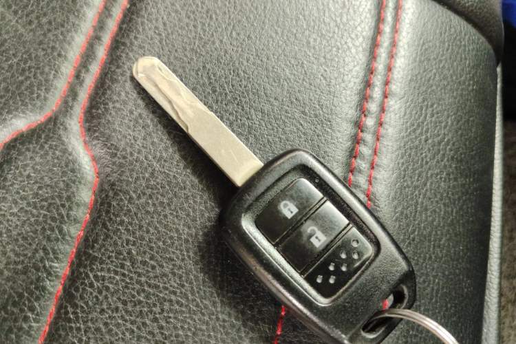 Used Honda Vezel 2015 1.5L CVT two-wheel drive Comfort trim Vehicle Key