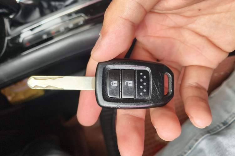 Used Honda Vezel 2015 1.8L CVT 2WD Elite Model Vehicle Key