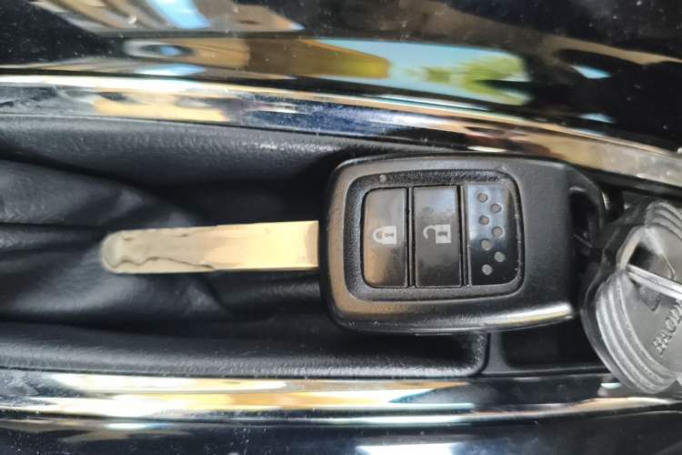 Used Honda Vezel 2015 1.5L CVT two-wheel drive Comfort trim Vehicle Key