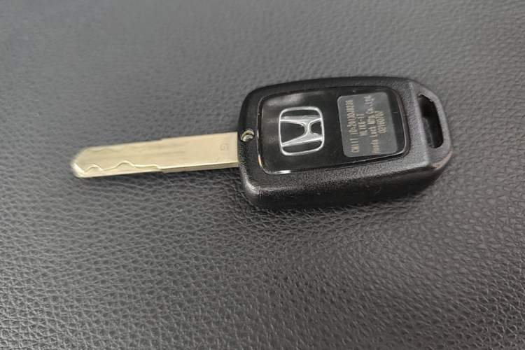 Used Honda Vezel 2015 1.5L CVT two-wheel drive Comfort trim Vehicle Key