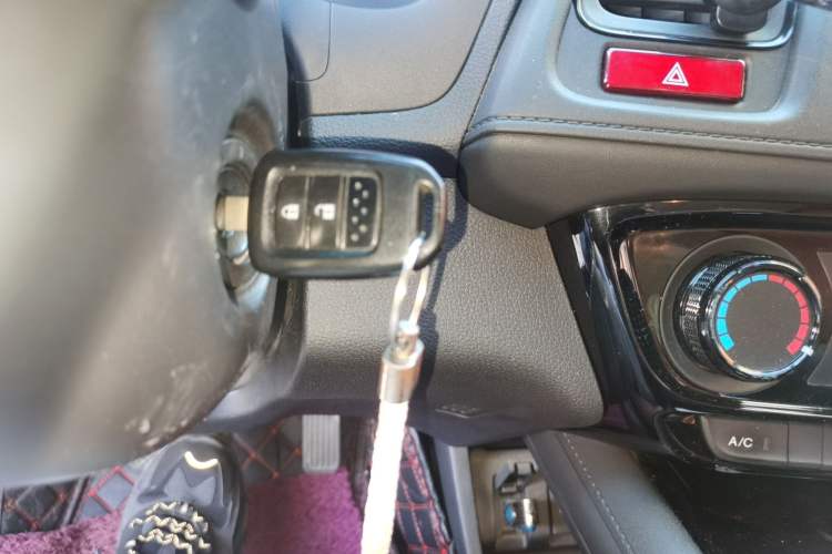 Used Honda Vezel 2015 1.5L CVT two-wheel drive Comfort trim Vehicle Key