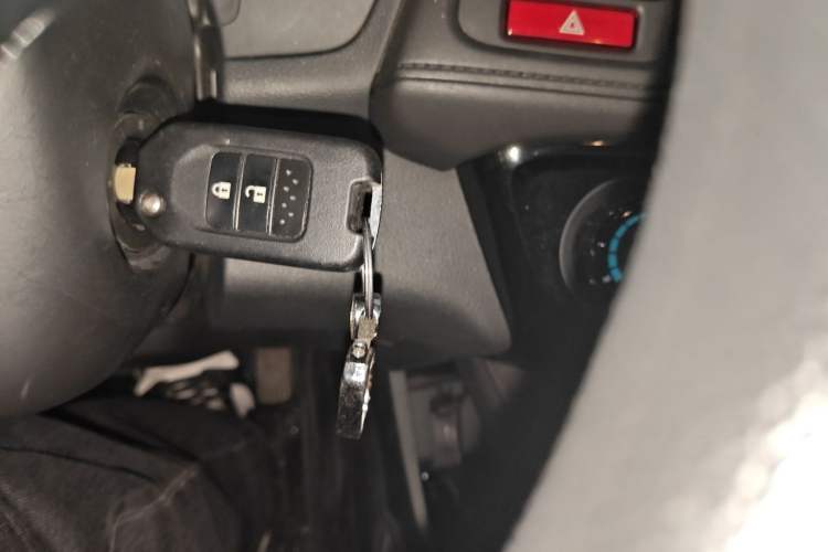 Used Honda Vezel 2015 1.5L CVT two-wheel drive Comfort trim Vehicle Key