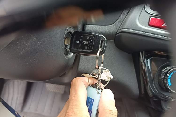 Used Honda Vezel 2015 1.5L CVT two-wheel drive Comfort trim Vehicle Key