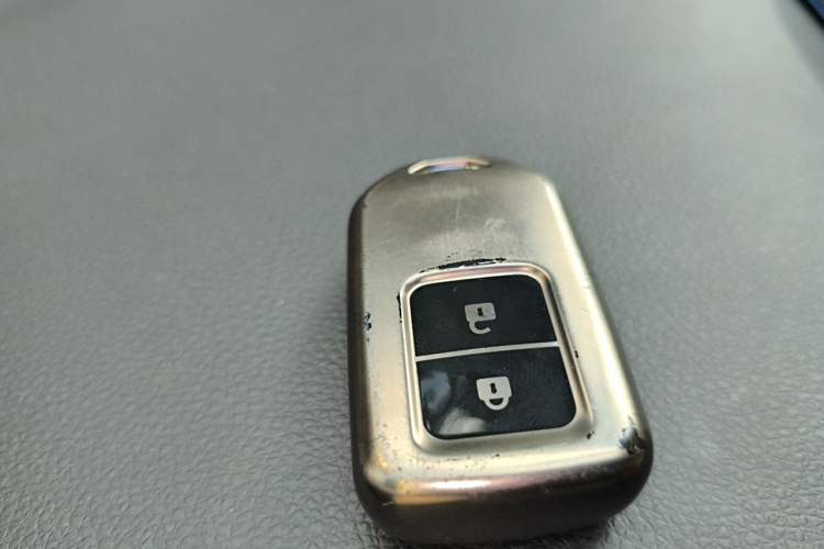 Used Honda Vezel 2015 1.8L CVT 2WD Luxury Model Vehicle Key