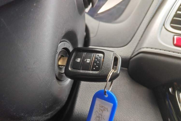 Used Honda Vezel 2015 1.5L CVT two-wheel drive Comfort trim Vehicle Key
