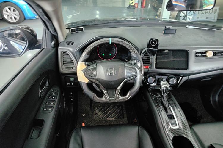 Used Honda Vezel 2016 1.8L CVT Front-Wheel Drive Pioneer Edition Center Console