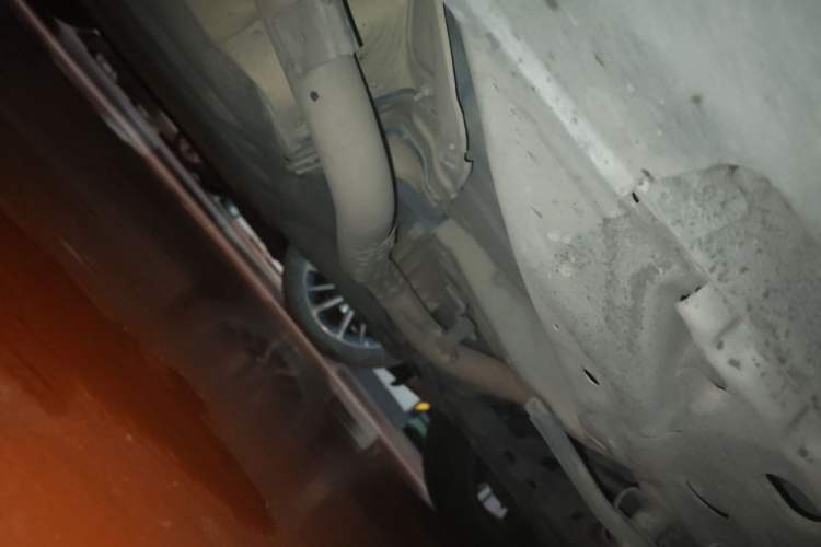 Used Honda Vezel 2016 1.8L CVT Front-Wheel Drive Pioneer Edition Chassis Front Right
