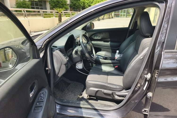 Used Honda Vezel 2016 1.8L CVT Front-Wheel Drive Pioneer Edition Driver Seat