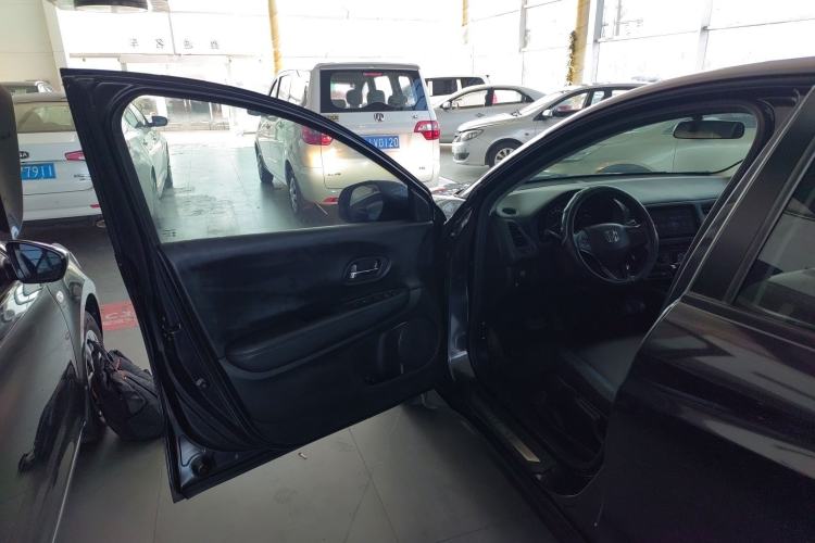 Used Honda Vezel 2016 1.8L CVT Front-Wheel Drive Pioneer Edition Driver Seat