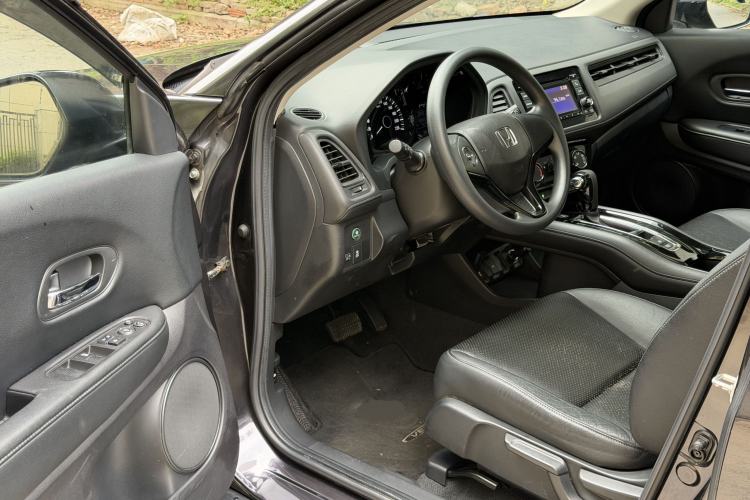 Used Honda Vezel 2016 1.8L CVT Front-Wheel Drive Pioneer Edition Driver Seat