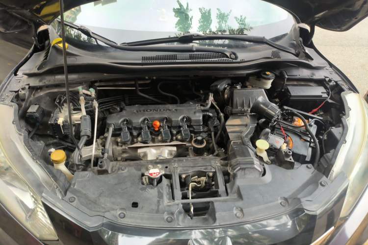 Used Honda Vezel 2016 1.8L CVT Front-Wheel Drive Pioneer Edition Engine Bay