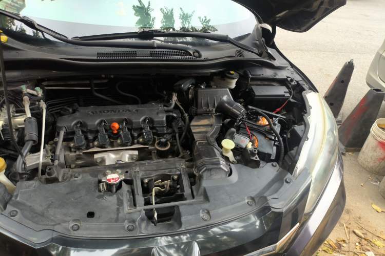 Used Honda Vezel 2016 1.8L CVT Front-Wheel Drive Pioneer Edition Engine Bay Left
