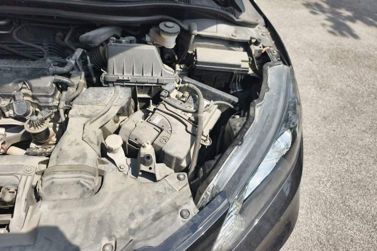 Used Honda Vezel 2016 1.8L CVT Front-Wheel Drive Pioneer Edition Engine Bay Left