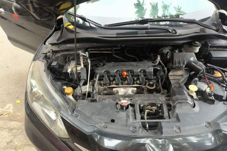 Used Honda Vezel 2016 1.8L CVT Front-Wheel Drive Pioneer Edition Engine Bay Right