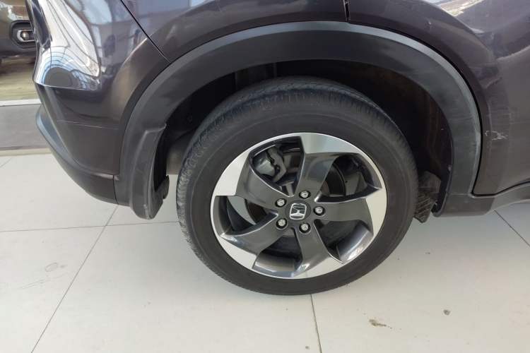 Used Honda Vezel 2016 1.8L CVT Front-Wheel Drive Pioneer Edition Exterior 4