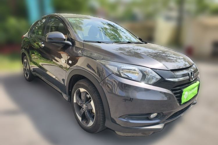 Used Honda Vezel 2016 1.8L CVT Front-Wheel Drive Pioneer Edition Front Right 45 Deg