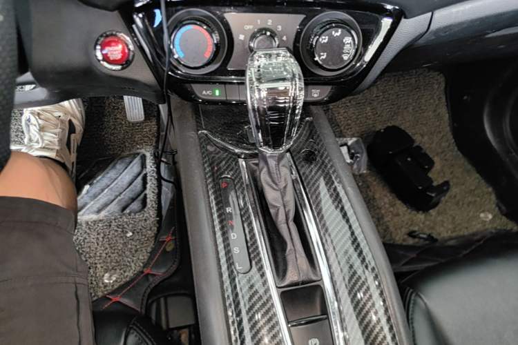 Used Honda Vezel 2016 1.8L CVT Front-Wheel Drive Pioneer Edition Gear Lever