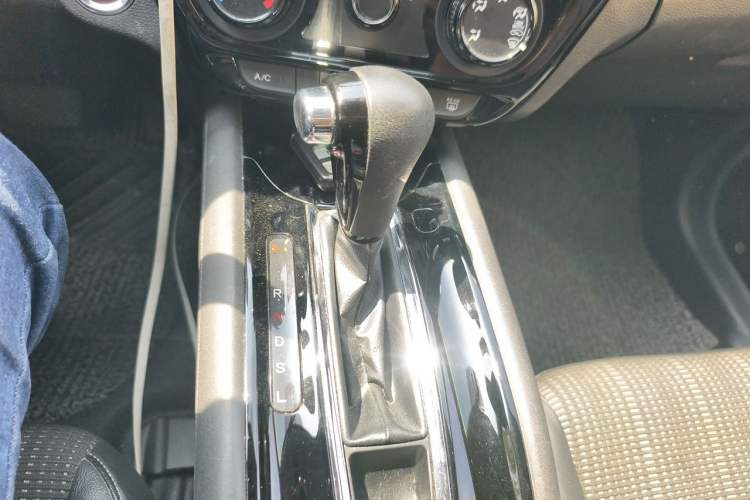 Used Honda Vezel 2016 1.8L CVT Front-Wheel Drive Pioneer Edition Gear Lever