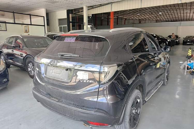 Used Honda Vezel 2016 1.8L CVT Front-Wheel Drive Pioneer Edition Rear Right 45 Deg